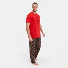 Комплект (футболка/брюки) мужской, цвет красный/клетка, размер 48 - фото 9656895