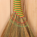 Веник рисовый с бамбуковой ручкой, 30х80 см, микс - фото 24669649