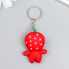 Брелок резина "Малыш в костюме клубнички" 3х6 см (комплект 12 шт) - фото 21550880