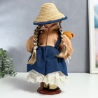 Кукла коллекционная керамика "Сьюзи в джинсовом платье, шляпке и с мишкой" 30 см - фото 3754990