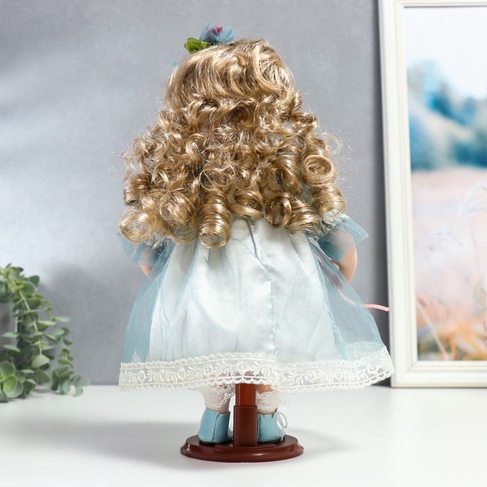 Кукла коллекционная керамика "Флора в бело-голубом платье и лентой на голове" 30 см - фото 1877933910