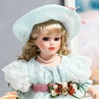 Кукла коллекционная керамика "Люси в голубом платье, шляпке и с цветами" 30 см - фото 6579044