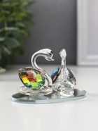 Фигурка стекло «Лебеди с бриллиантом», зелёная голография, 6.5×5×5 см - Фото 2