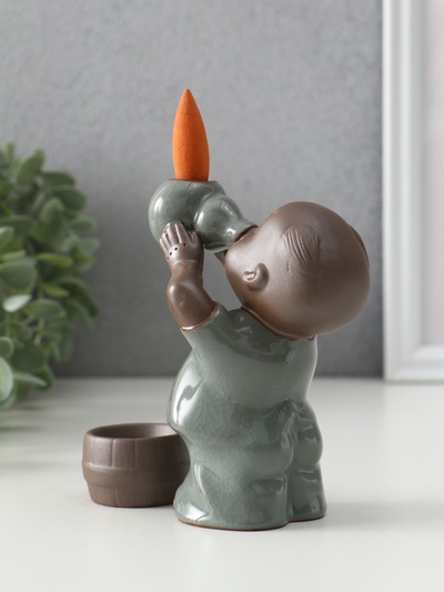 Подставка для благовоний TAKE IT EASY «Мальчик пьет», стелющийся дым, 13×8×9 см
