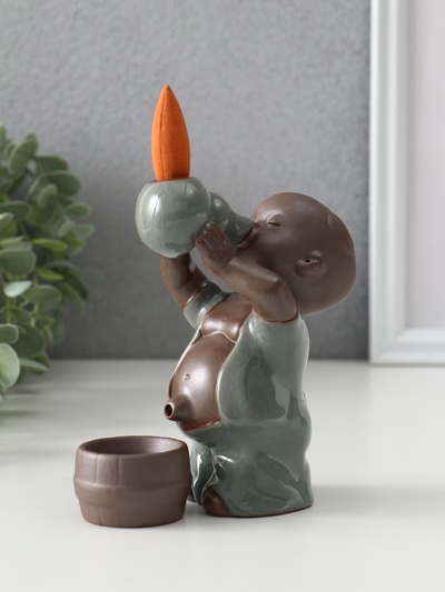 Подставка для благовоний TAKE IT EASY «Мальчик пьет», стелющийся дым, 13×8×9 см