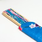 Веер бамбук, текстиль h=21 см "Цветы" с чехлом, голубой - Фото 6