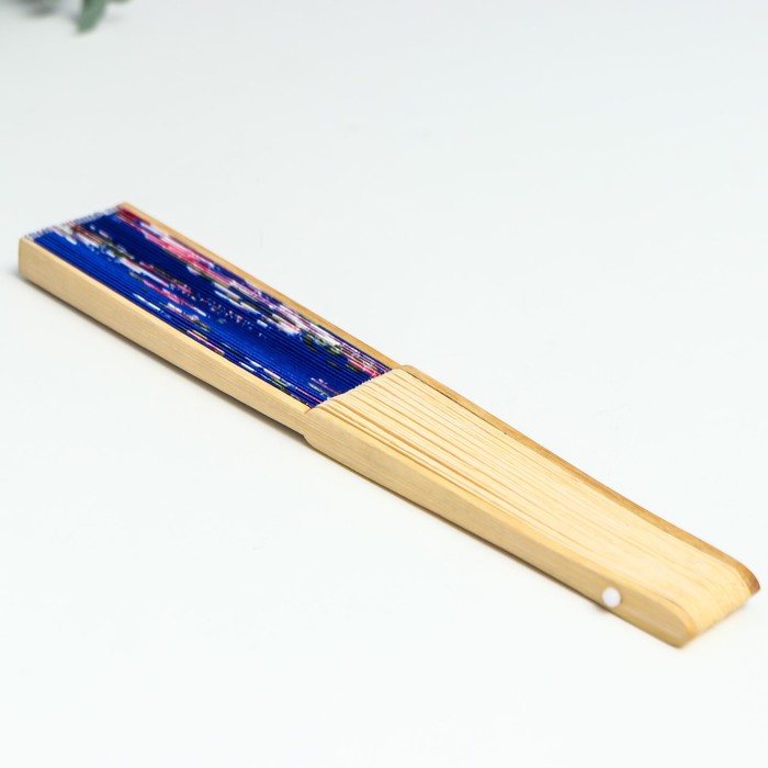 Веер бамбук, текстиль h=21 см "Цветы" с чехлом, синий - фото 1907423150
