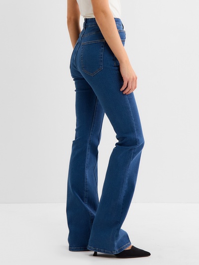 Джинсы женские клёш со стрелкой MINAKU: Jeans Collection, размер 48, синие