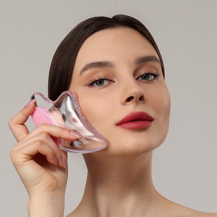 Массажёр гуаша «Лапка», с щёткой, 13,5 × 7 см, цвет прозрачный/розовый 27672