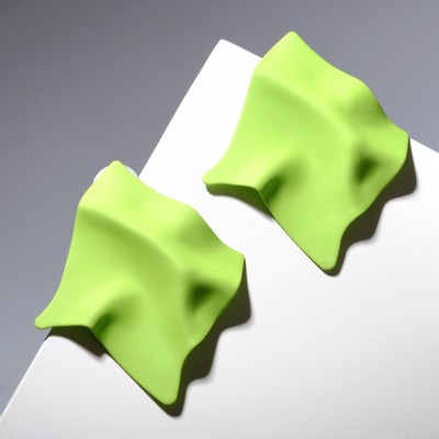 Серьги металл «Яркость» ромб, цвет салатовый