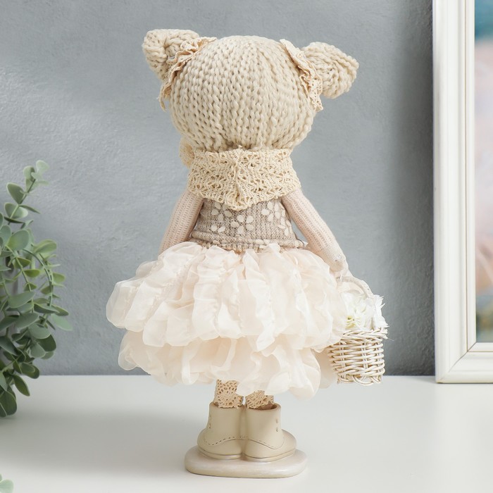 Кукла интерьерная "Малышка Зося в бежевом наряде, с корзиной цветов" 31x14x16 см - фото 1885369014
