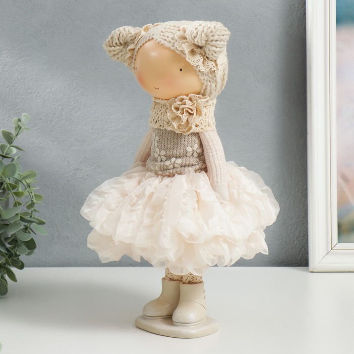 Кукла интерьерная "Малышка Зося в бежевом наряде, с корзиной цветов" 31x14x16 см - фото 1885369015