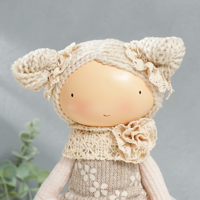 Кукла интерьерная "Малышка Зося в бежевом наряде, с корзиной цветов" 31x14x16 см - фото 1885369016