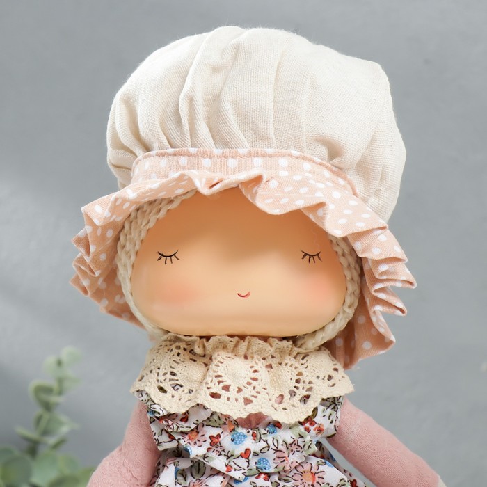 Кукла интерьерная "Малышка в чепчике и переднике цветочном, с корзиной цветов" 33х14х16 см - фото 1885369051