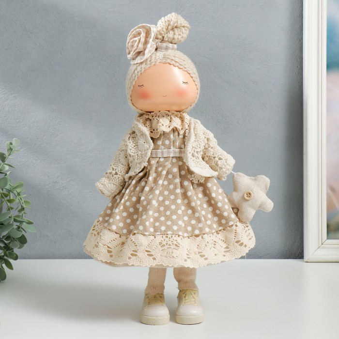 Кукла интерьерная "Малышка в бежевом платье в горох, с цветочком" 39х12,5х17 см - Фото 1