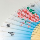 Веер бамбук, текстиль h=21 см "Бабочки и розы" голубой, с кисточкой - фото 36651037