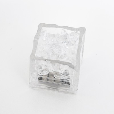 Фигурка светящаяся RISALUX «Льдинка» LED-ночник водный, от батареек 3×AG3, 2.6×2.6×2.7 см, МИКС