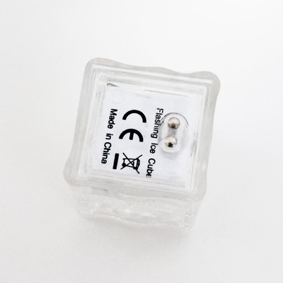 Фигурка светящаяся RISALUX «Льдинка» LED-ночник водный, от батареек 3×AG3, 2.6×2.6×2.7 см, МИКС