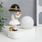 Сувенир полистоун свет "Малышка в чёрной шляпке, с золотым пузырём у шара" 16,5х8х16 см - фото 21586531