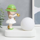 Сувенир полистоун свет "Малышка в зелёной шляпке, с золотым пузырём у шара" 16,5х8х16 см - Фото 4