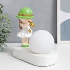 Сувенир полистоун свет "Малышка в зелёной шляпке, с золотым пузырём у шара" 16,5х8х16 см - Фото 6