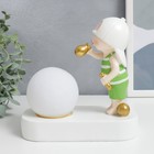 Сувенир полистоун свет "Малыш в белой кепке, с золотым пузырём у шара" 16,5х8х16 см - Фото 2