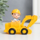 Фигурка полистоун «Малыш-строитель на экскаваторе», 7.5×4×7.7 см - Фото 2