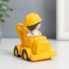 Фигурка полистоун «Малыш-строитель на экскаваторе», 7.5×4×7.7 см - Фото 4