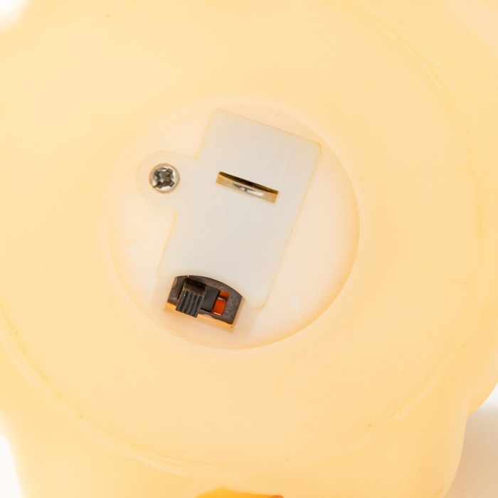 Ночник "Барашек" LED от батареек LR44 желтый 9х9х8 см RISALUX - фото 1897174539