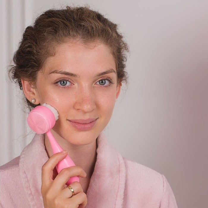 Щётка для умывания, двусторонняя, с ручкой, 15 × 4,3 см, цвет МИКС 28123