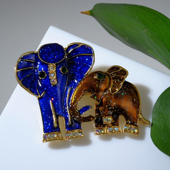 Брошь «Слоны», цвет сине-коричневый в золоте - Фото 1