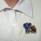 Брошь «Слоны», цвет сине-коричневый в золоте - Фото 3