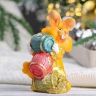 Копилка "Заяц держит бочки" рыжий, 9х7х12см  (артикул 7882296)  большой выбор товаров оптом и в розницу по низким ценам с доставкой