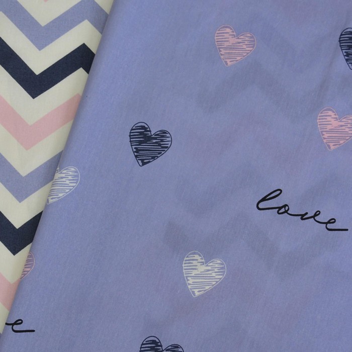 Кровать в отеле с лепестками роз. Простыня любви. Nevresim takimi постельное белье. Постельное белье с красными сердечками. Простыня любви.