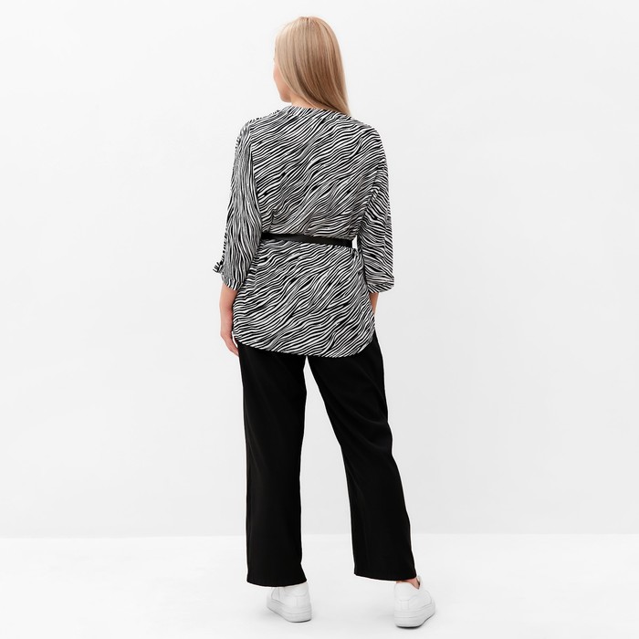Костюм женский (туника и брюки), цвет чёрно-белый, принт зебра, размер 56 54311