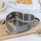 Форма для выпечки Доляна «Элин. Сердце», 23,5×22×6,7 см, съёмное дно, антипригарное покрытие, цвет серый - Фото 3