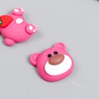 Декор для творчества пластик "Розовый мишка с клубничкой" набор 2 шт 2х2,5 см - фото 6610659