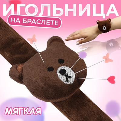 Игольница на браслете «Мишка», 23×6.5 см, тёмно-коричневая
