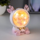 Ночник "Олененок" LED от батареек розовый 6х6,5х9 см RISALUX - фото 23252011