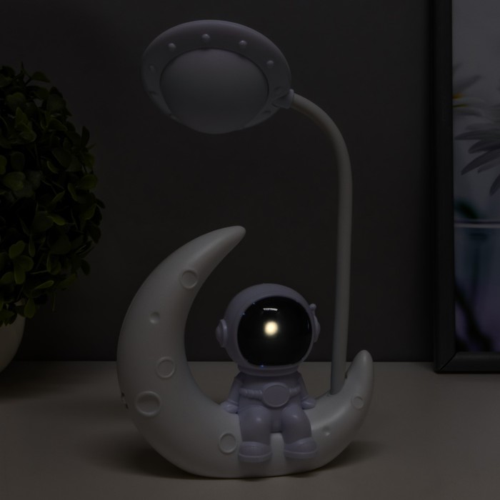 Настольная лампа "Астронавт на луне" LED 3Вт USB АКБ 13х5х26 см - фото 1906007230