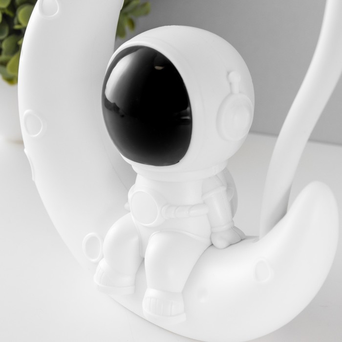 Настольная лампа "Астронавт на луне" LED 3Вт USB АКБ 13х5х26 см - фото 1906007235