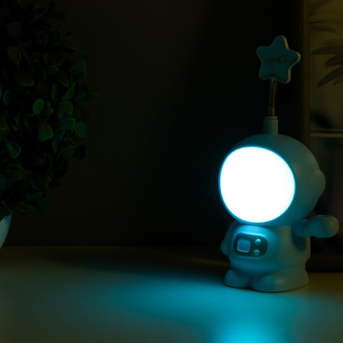 Настольная лампа "Астронавт со звездой" МИКС LED 3Вт USB АКБ 9х7х19 см RISALUX - фото 1906007246
