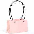 Сумка для цветов розовая влагостойкая, 22×10.5×13.5 см - Фото 2
