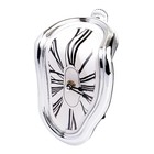 Часы настольные «Стекающие. Стиль Сальвадора Дали», плавный ход, 17.5×11.5×14.5 см - Фото 3