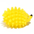 Игрушка пищащая "Ёжик" мини для собак, 5 см, жёлтая - фото 6618278