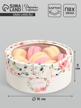 Коробка - тубус с окном Love 16 х 16 х 5 см