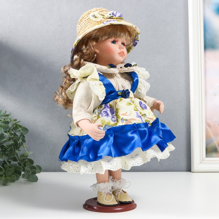 Кукла коллекционная керамика "Алиса в синем платье с цветами, в соломенной шляпке" 30 см - фото 1901617095