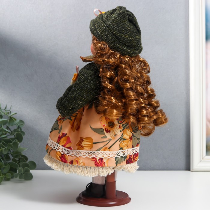 Кукла коллекционная керамика "Алёна в платье с цветами, в зелёной шапке и джемпере" 30 см - фото 1901617109