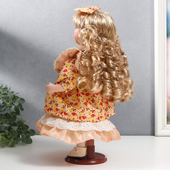 Кукла коллекционная керамика "Тося в кремовом платье с цветочками, с бантом в волосах" 30 см   75861 - фото 1897195421