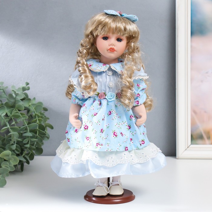 Кукла коллекционная керамика Тося в голубом платье с цветочками, с бантом в волосах 30 см   758617